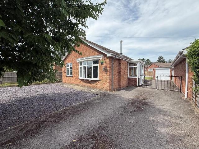 3 bedroom detached bungalow for sale