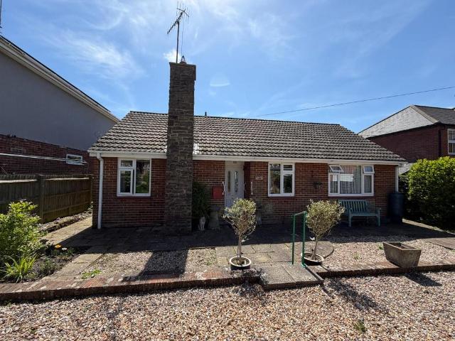 3 bedroom detached bungalow for sale