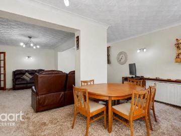 3 bedroom detached bungalow for sale