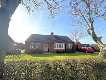 3 bedroom detached bungalow for sale