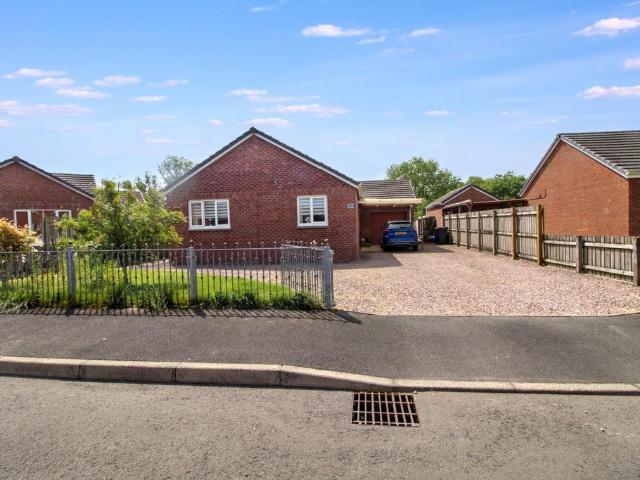 3 bedroom detached bungalow for sale