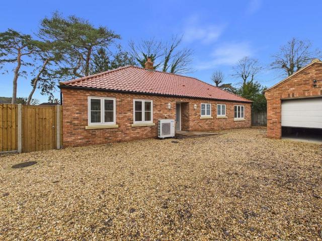 3 bedroom detached bungalow for sale