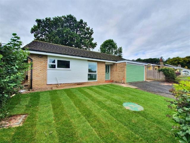 3 bedroom detached bungalow for sale