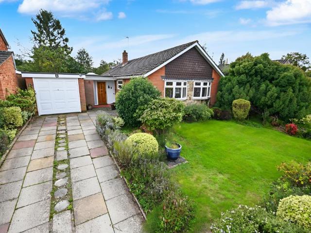3 bedroom detached bungalow for sale