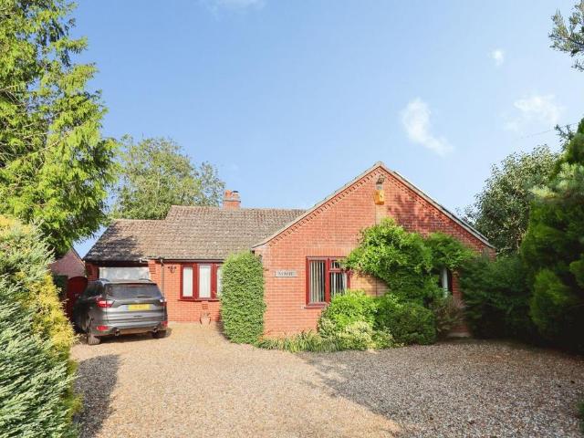 3 bedroom detached bungalow for sale