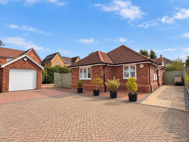 3 bedroom detached bungalow for sale