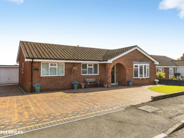 3 bedroom detached bungalow for sale