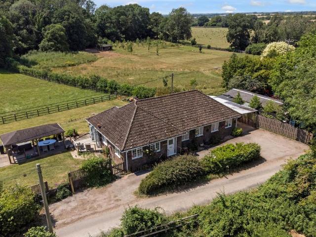 3 bedroom detached bungalow for sale