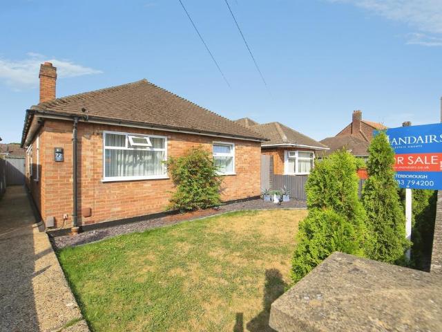 3 bedroom detached bungalow for sale