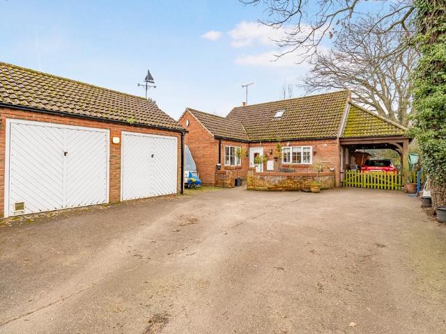 3 bedroom detached bungalow for sale
