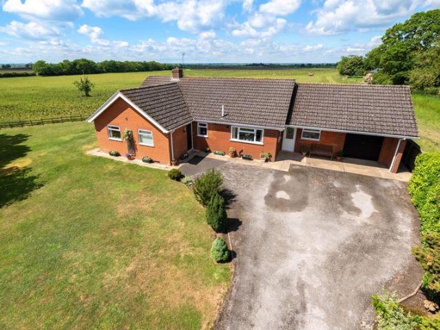3 bedroom detached bungalow for sale