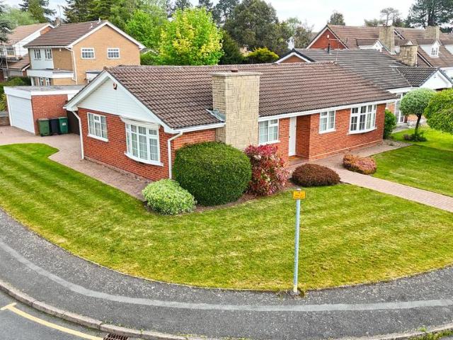 3 bedroom detached bungalow for sale