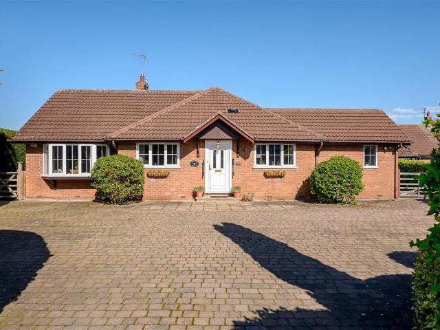 3 bedroom detached bungalow for sale