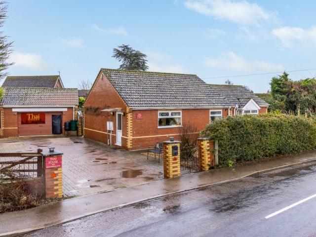 3 bedroom detached bungalow for sale