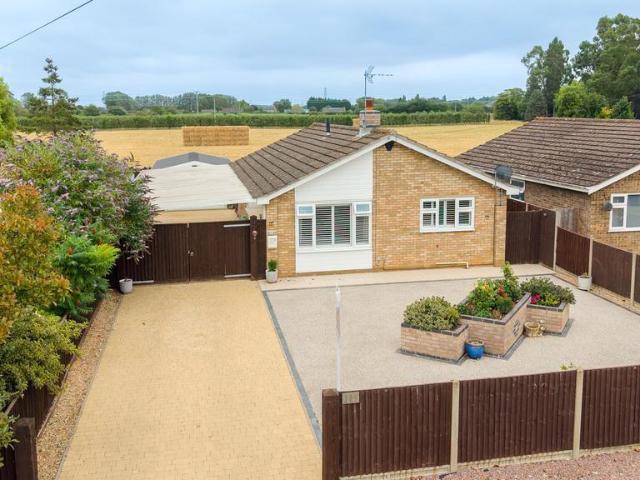 3 bedroom detached bungalow for sale