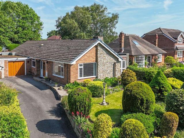 3 bedroom detached bungalow for sale