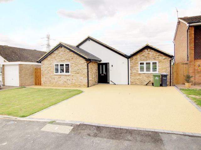 3 bedroom detached bungalow for sale