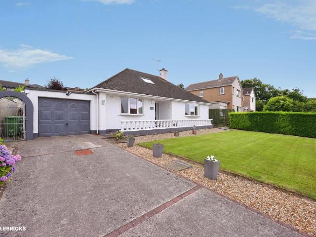 3 bedroom detached bungalow for sale