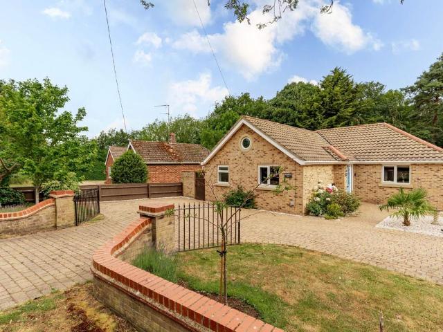3 bedroom detached bungalow for sale