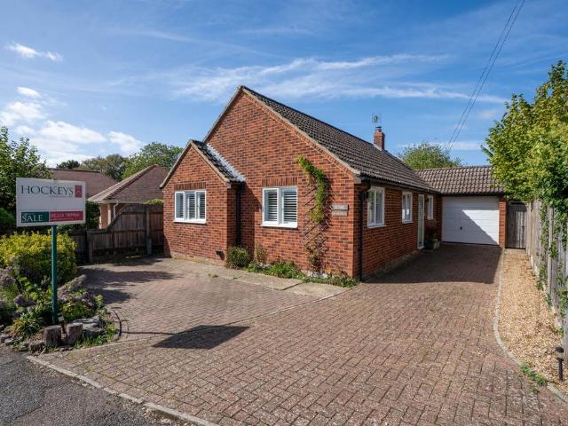 3 bedroom detached bungalow for sale