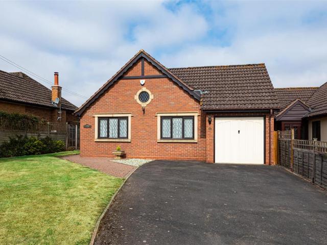 3 bedroom detached bungalow for sale