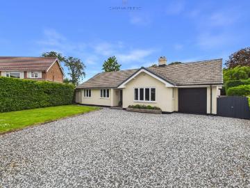 3 bedroom detached bungalow for sale