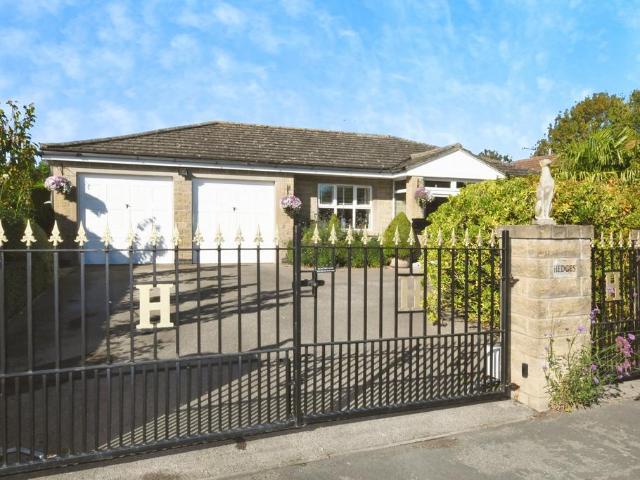 3 bedroom detached bungalow for sale