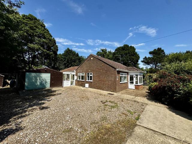 3 bedroom detached bungalow for sale