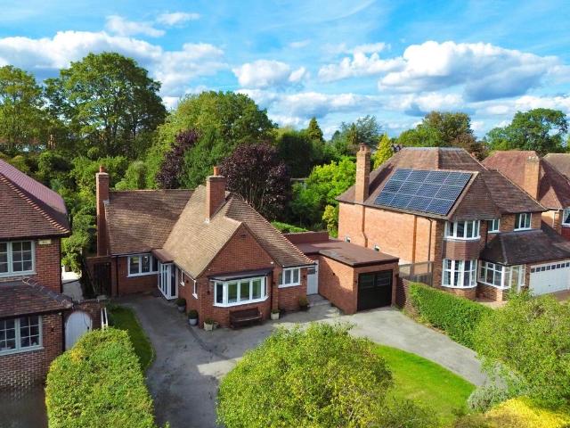 3 bedroom detached bungalow for sale
