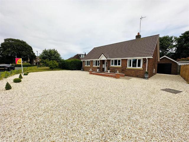 3 bedroom detached bungalow for sale