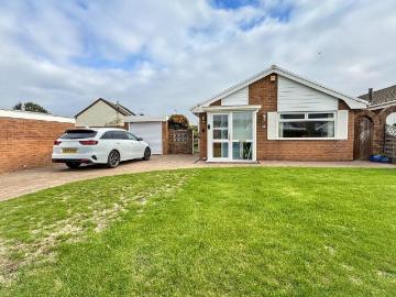 3 bedroom detached bungalow for sale