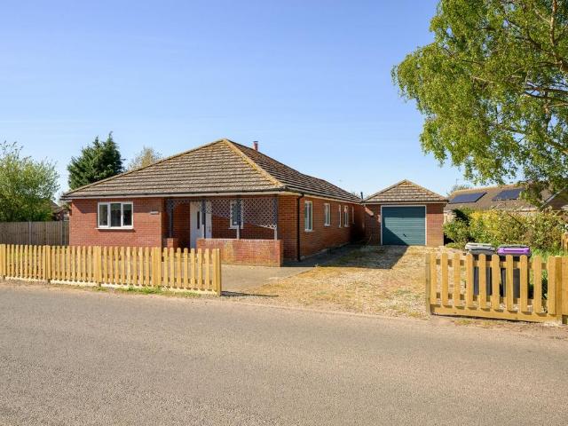 3 bedroom detached bungalow for sale