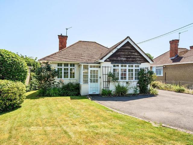 3 bedroom detached bungalow for sale
