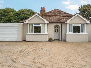 3 bedroom detached bungalow for sale