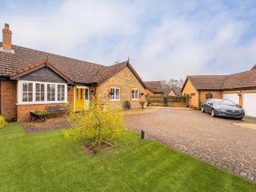 Breckland, East of England - Garden, Parking