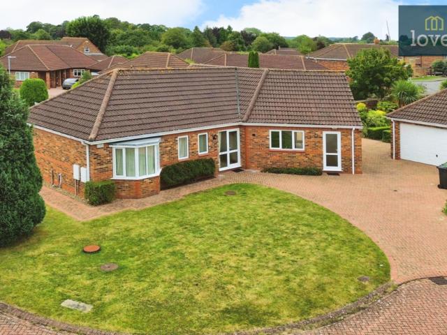 3 bedroom detached bungalow for sale