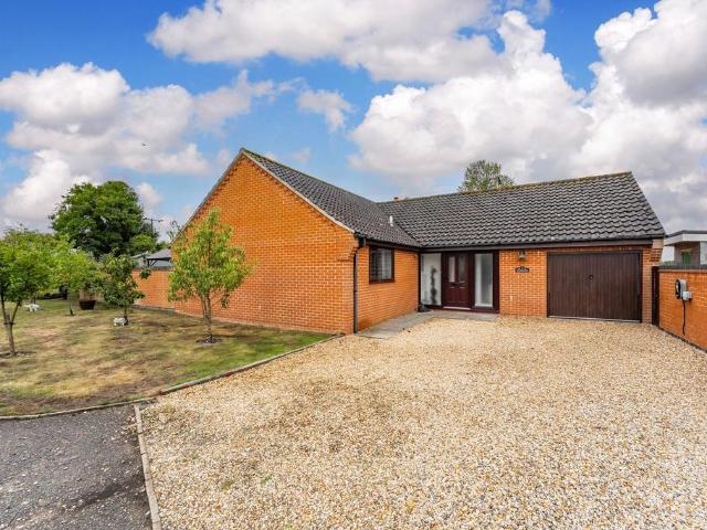 3 bedroom detached bungalow for sale