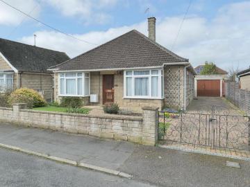 Forest Melksham - Garden, Concierge