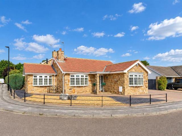 3 bedroom detached bungalow for sale