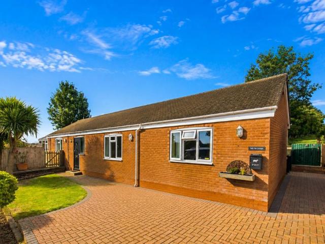 3 bedroom detached bungalow for sale