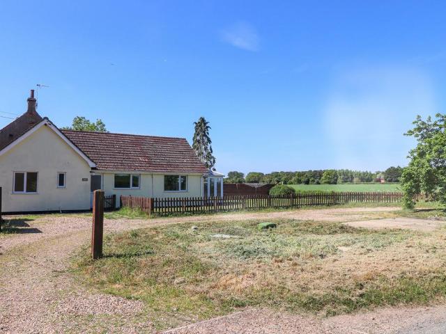 3 bedroom semi detached bungalow for sale