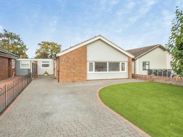 3 bedroom detached bungalow for sale