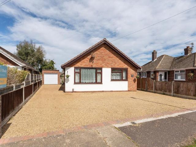 3 bedroom detached bungalow for sale