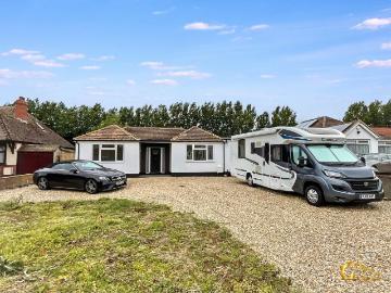 3 bedroom detached bungalow for sale