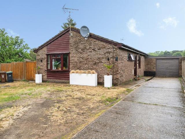 3 bedroom detached bungalow for sale