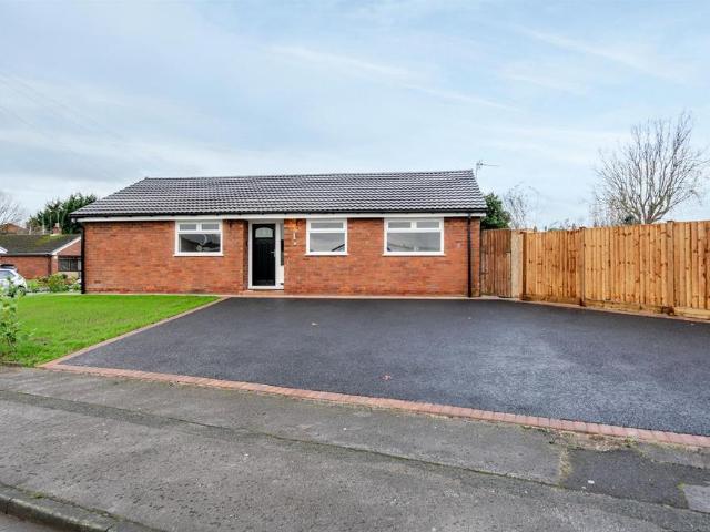 3 bedroom detached bungalow for sale