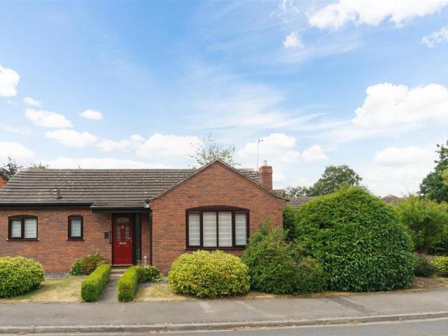 3 bedroom detached bungalow for sale