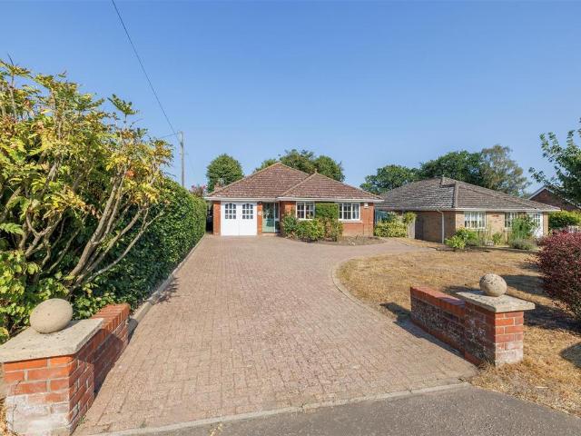 3 bedroom detached bungalow for sale