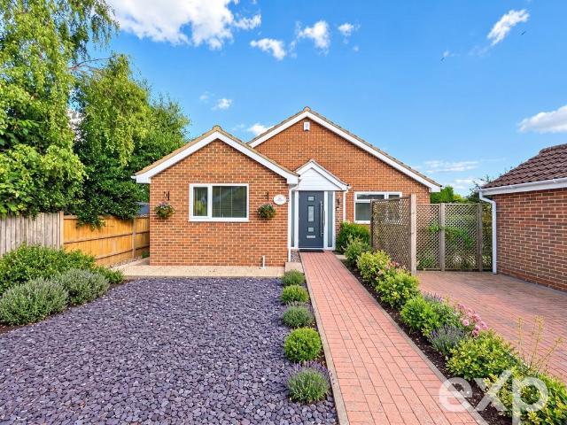 3 bedroom detached bungalow for sale