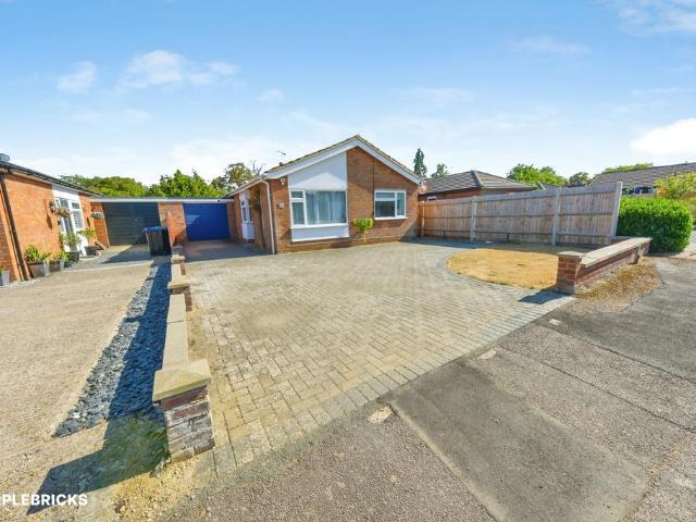 2 bedroom detached bungalow for sale